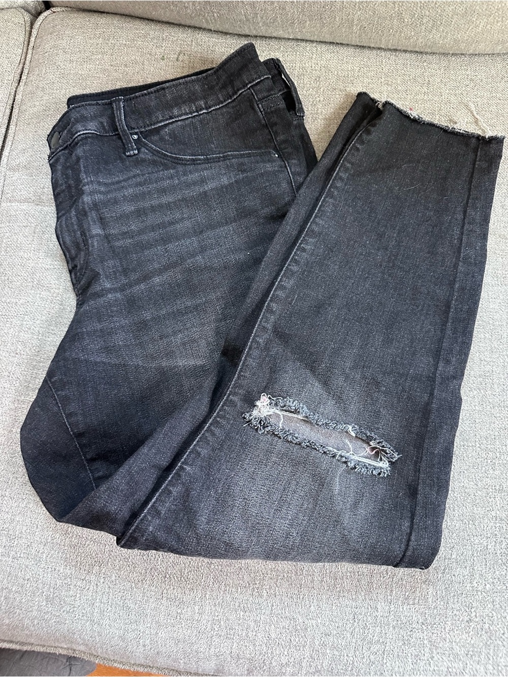 Mossimo Black Skinny Jeans with Distressed Knee